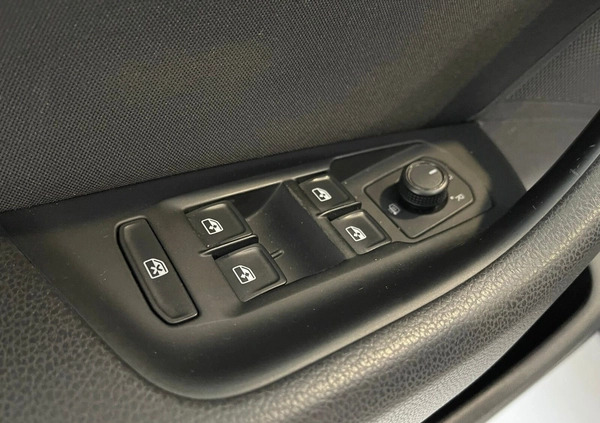 Volkswagen Passat cena 64900 przebieg: 199577, rok produkcji 2016 z Wałbrzych małe 781